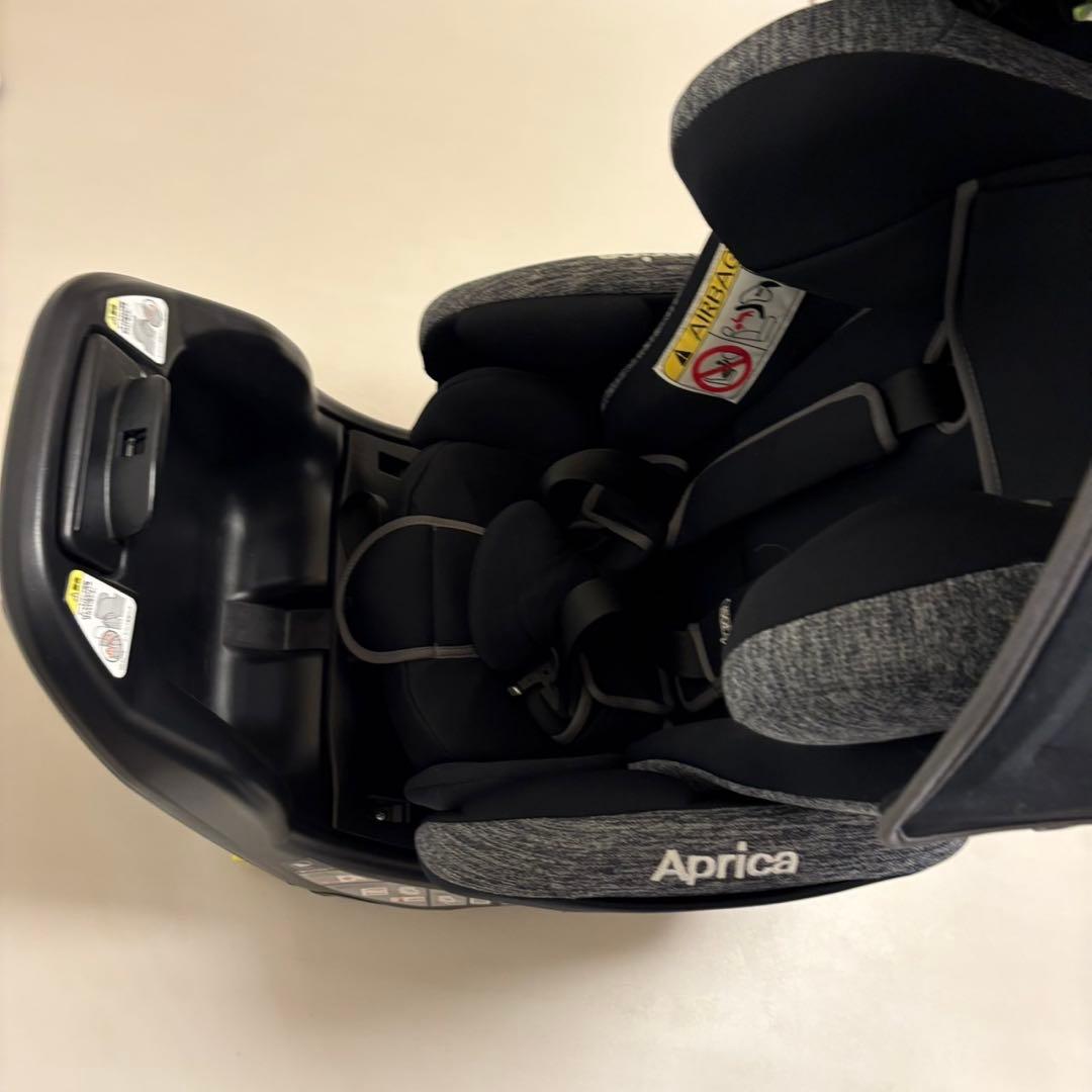 Aprica フラディア　グロウ　ISOFIX ブラック　チャイルドシート