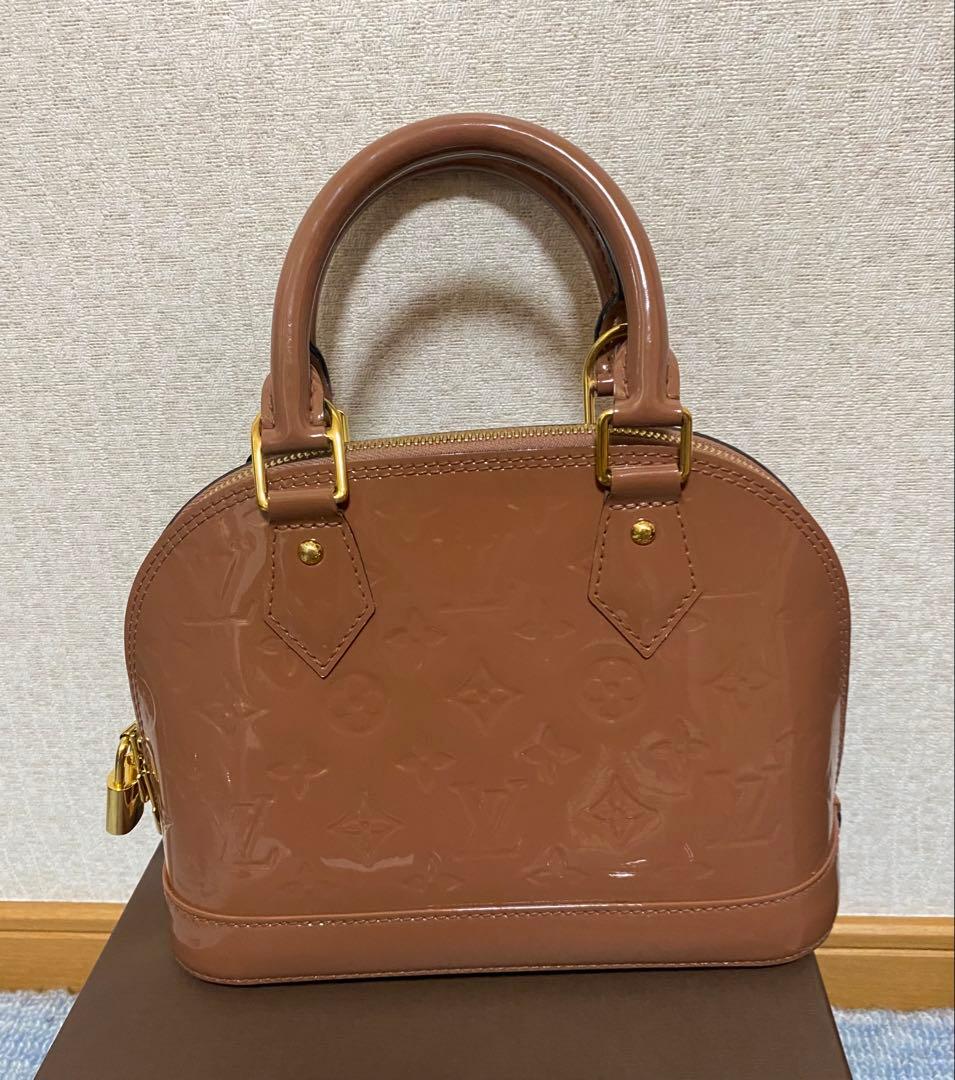 LOUIS VUITTON　ルイヴィトン　 モノグラム ヴェルニ　ベージュピンク