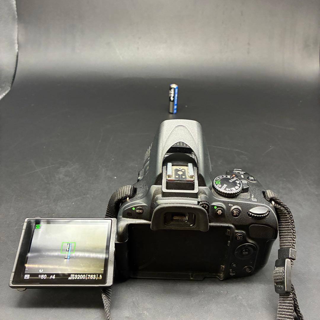 【動作OK】Nikon D5100 本体とレンズ　ショット数2449枚
