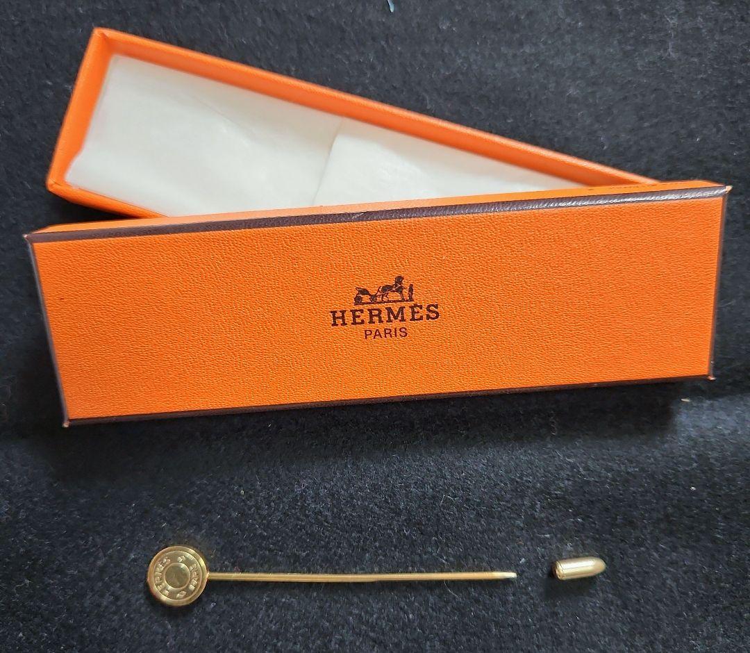HERMES ゴールドピンバッジ 箱付き