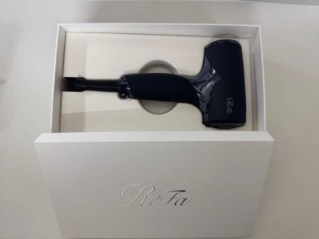 日曜日までセール【リファビューテックドライヤーse】ブラック