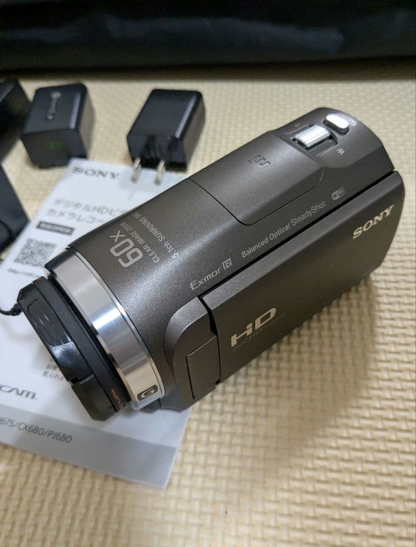 デジタルHDビデオカメラレコーダー　ソニー　HDR-CX680　三脚付き
