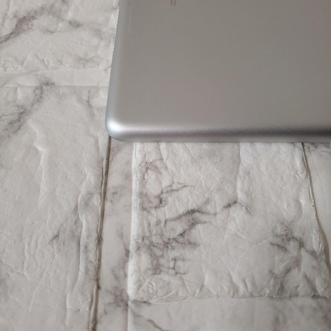 240 iPad 8世代 32GB SIMフリー シルバー