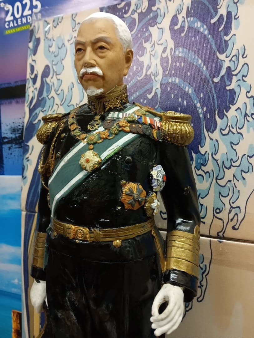 確認用画像戦前時代細密造形東郷平八郎元帥海軍大将陶器製４６センチ人形修正飾り置物