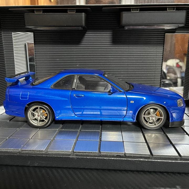 オートアート 1/18 ニッサン スカイライン R34 ブルー