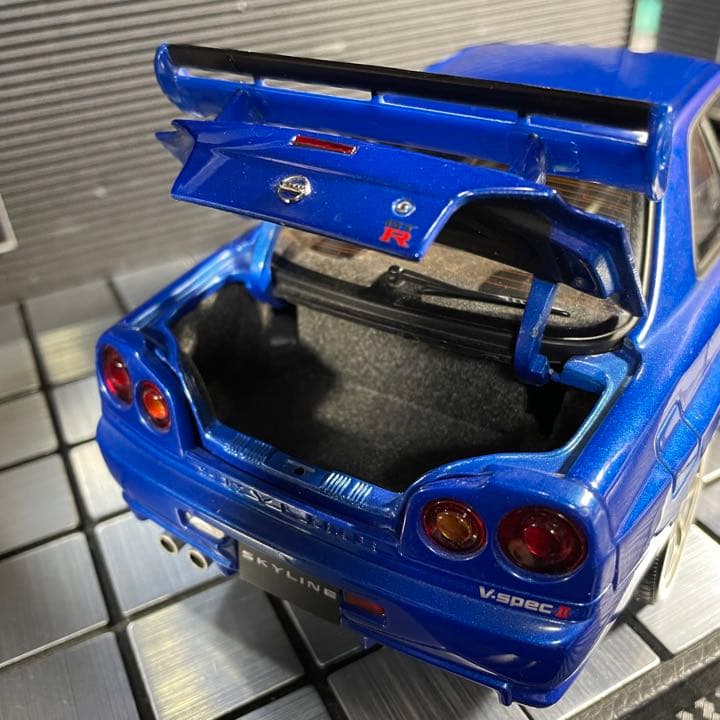 オートアート 1/18 ニッサン スカイライン R34 ブルー