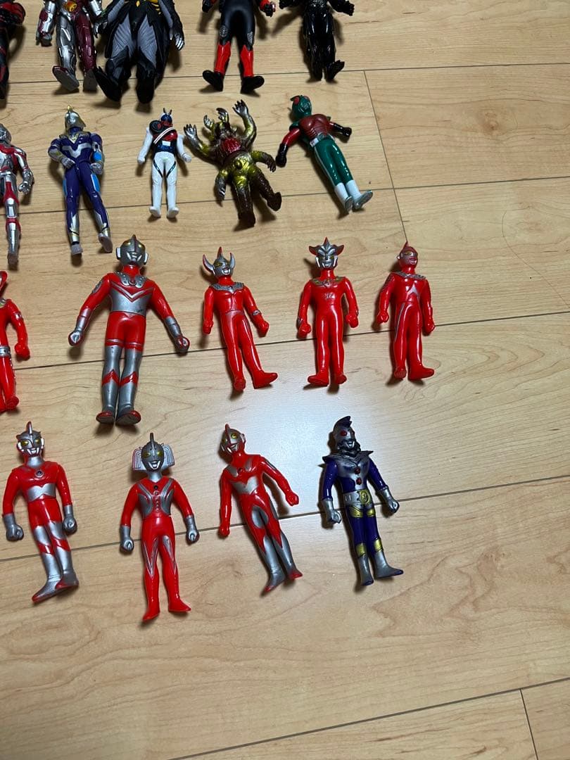 ウルトラマンソフビ、ガメラ、キングギドラ、バルタン星人カネゴン（レトロ）1989