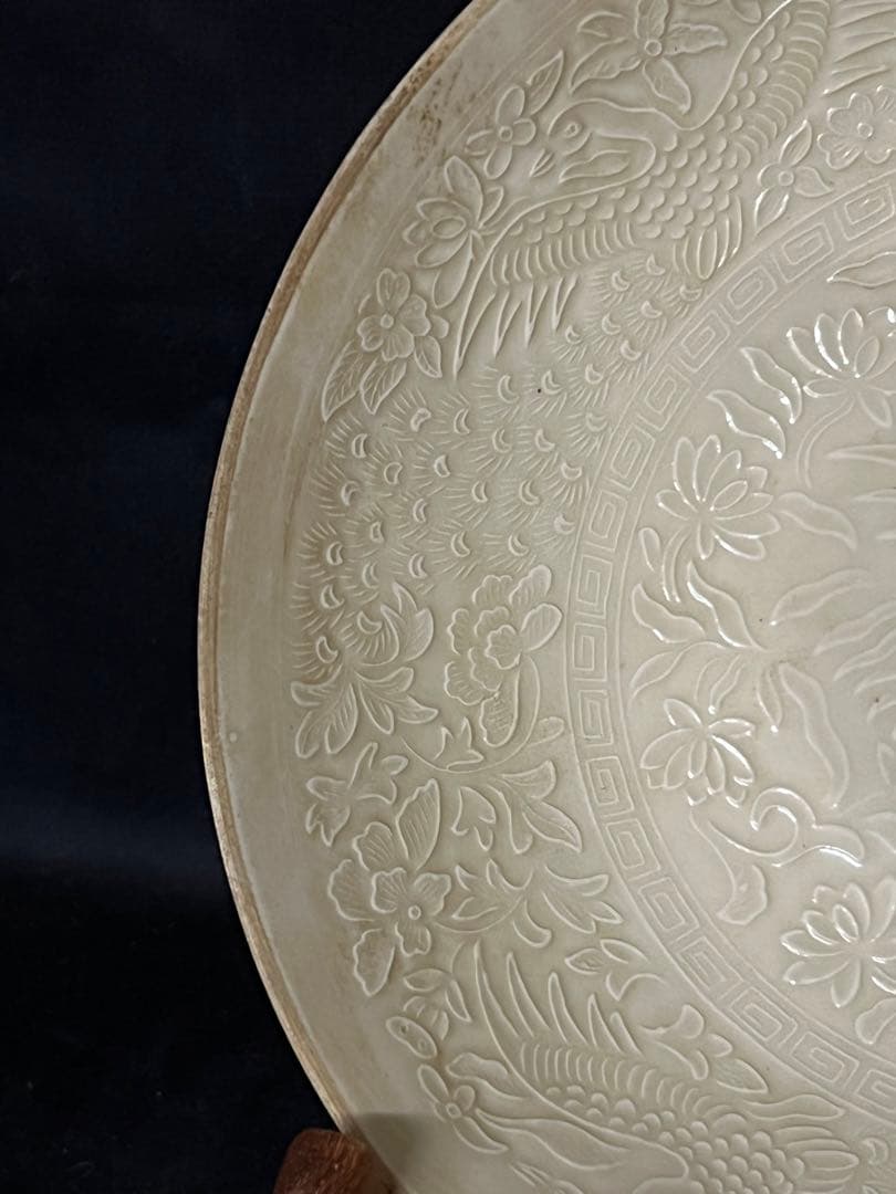 中国古美術　宋時代定窯白磁花卉•鶴紋皿；BL1-7