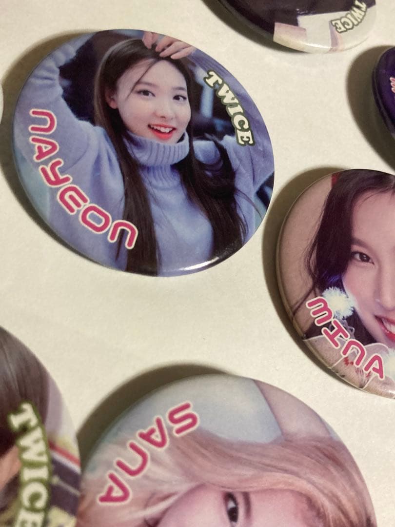 TWICE 缶バッチ　キーホルダー　韓国購入　ハングル文字表記