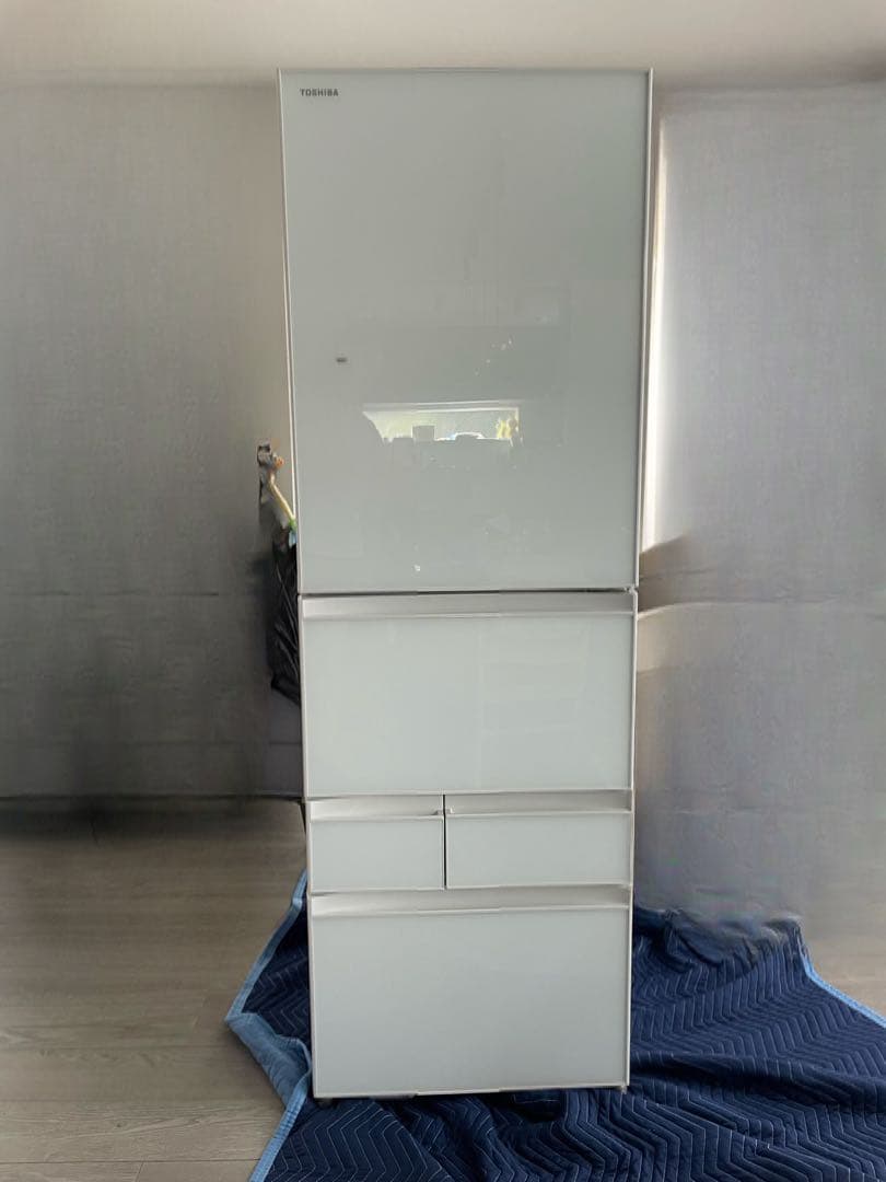 【美品】2022年製ノンフロン冷蔵庫　東芝411L GR-U41GXH (EW)