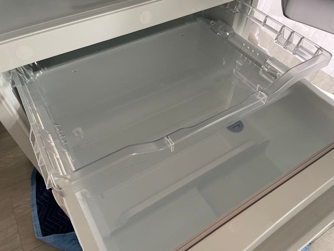 【美品】2022年製ノンフロン冷蔵庫　東芝411L GR-U41GXH (EW)