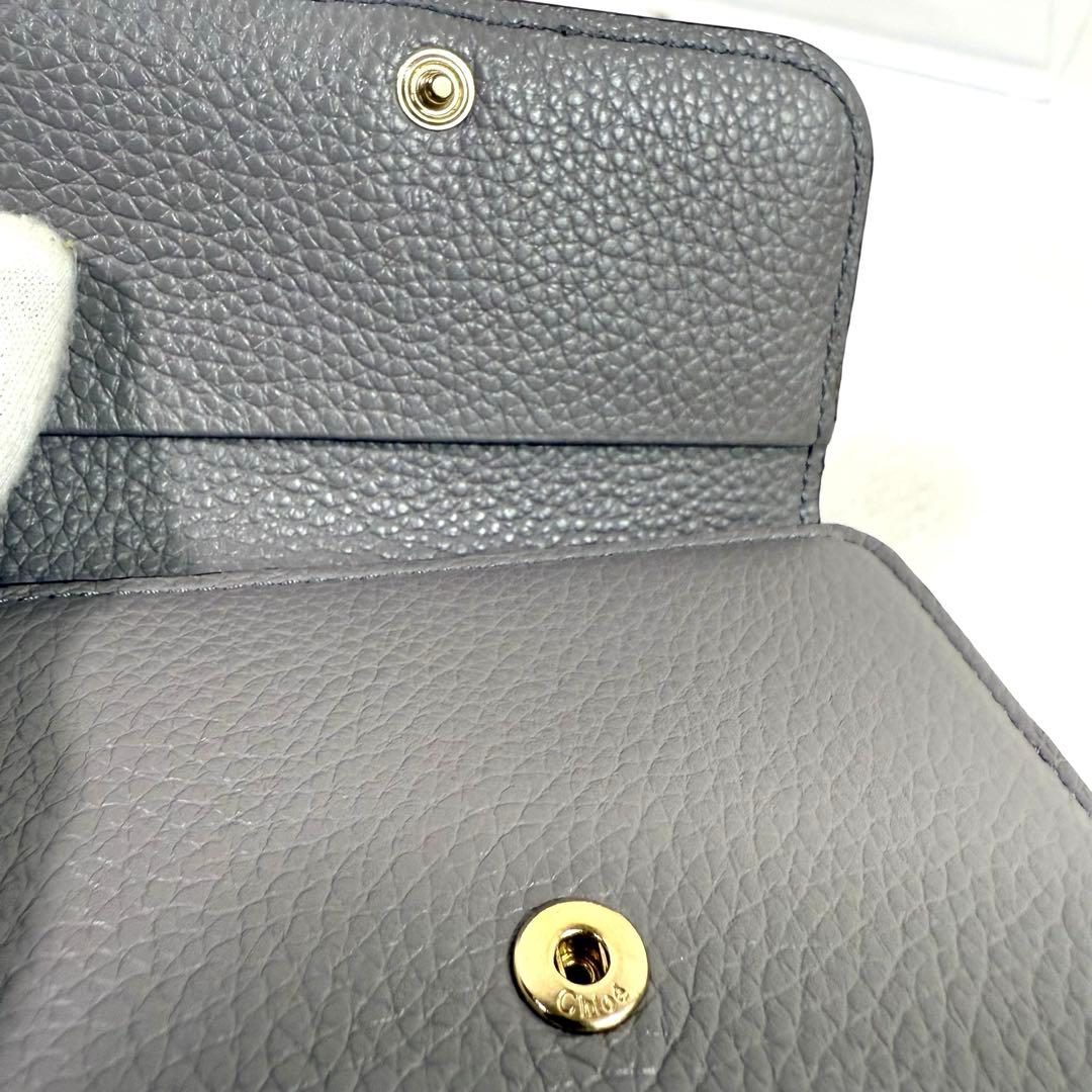美品　クロエ 三つ折り財布　スモールトリフォールド　 アルファベット　グレー