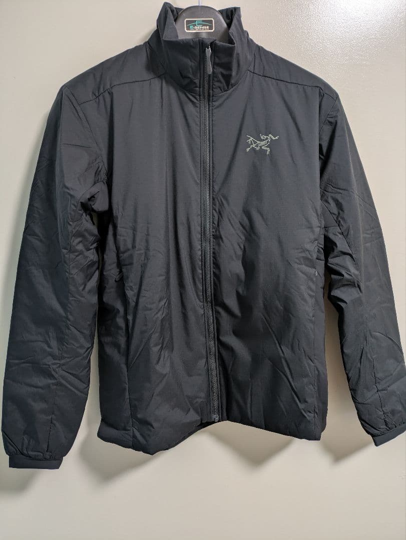 ジャケット・アウター ARC'TERYX ATOM SV JACKET Black M 2025