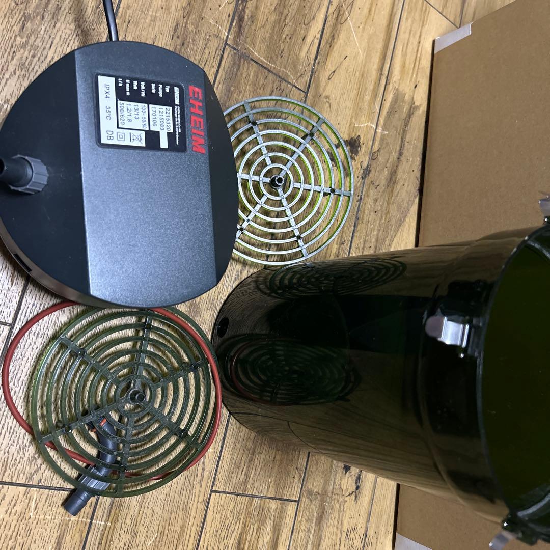 エーハイム2215 1台、2213 4台、サブフィルター用 2台、その他