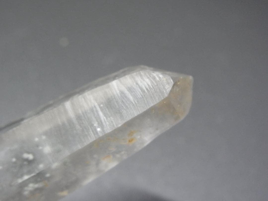 【期・価限定】ガマ出しハイグレード！　大分県　尾平鉱山コウモリ坑のマリモ入り水晶