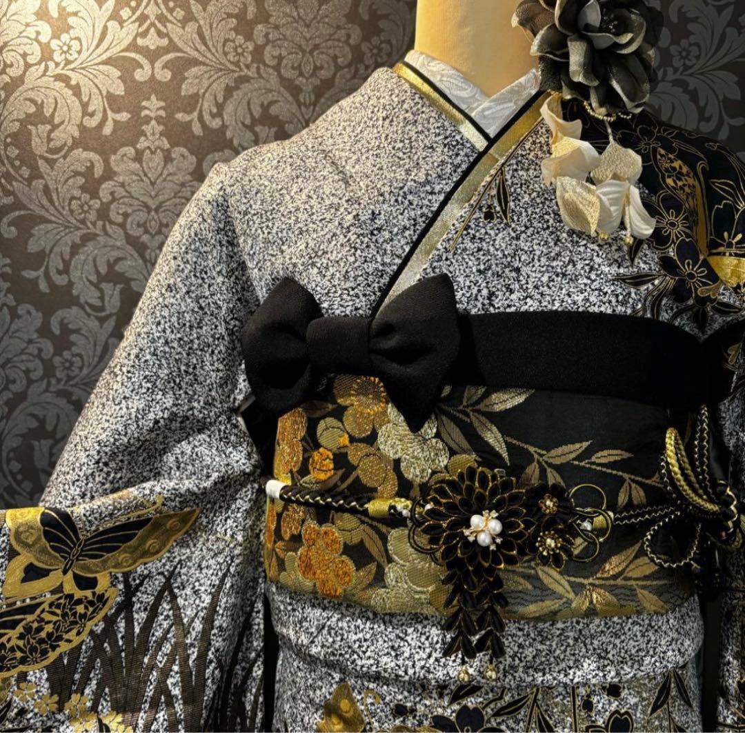 美品　黒灰　金彩　金箔　蝶模様　逸品　振袖　フルセット 振り袖