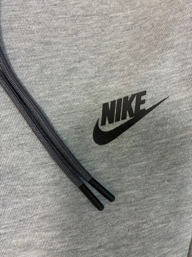 ナイキテックフリース　セットアップ　上下　グレー　サイズLM 国内正規品