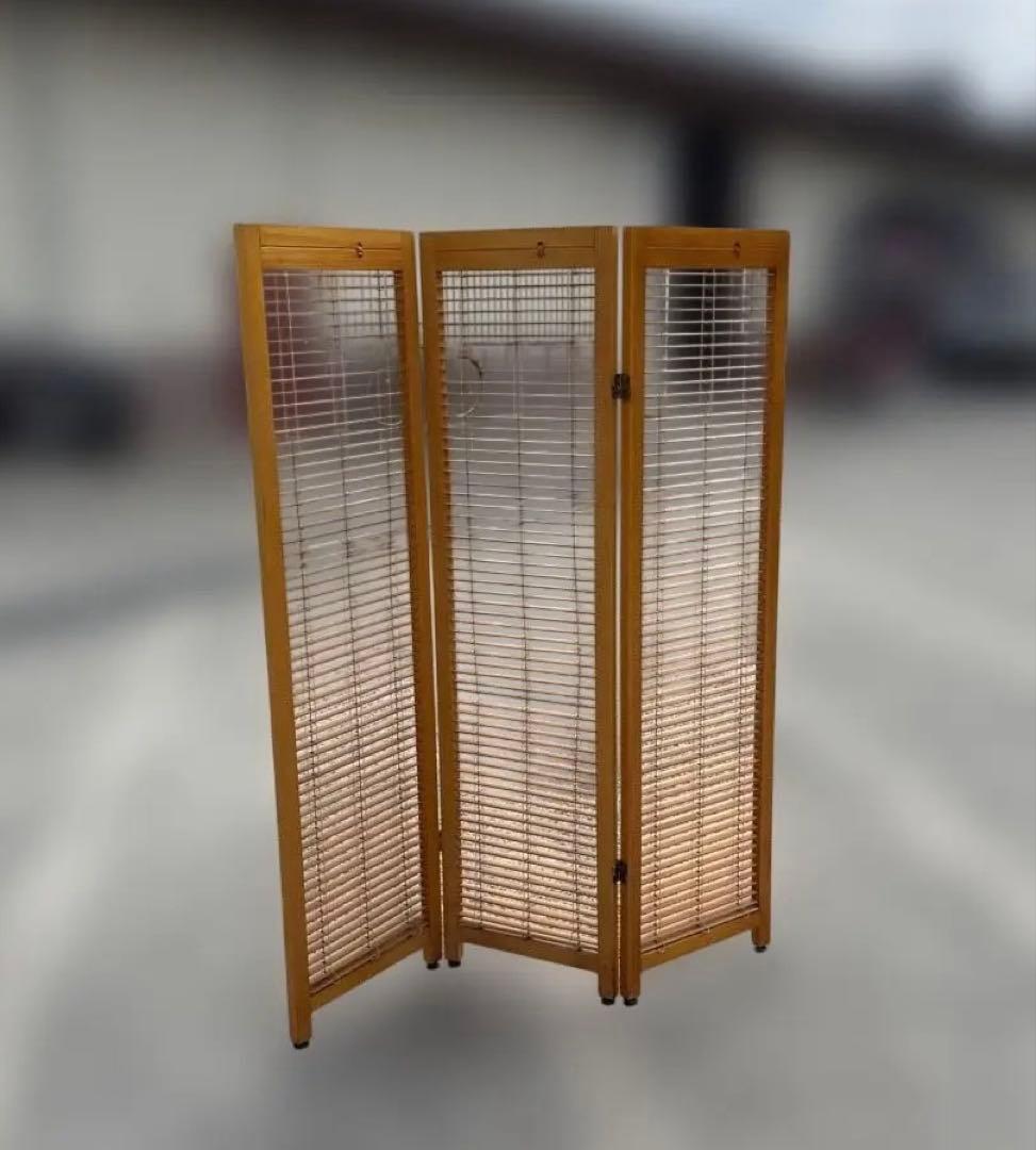 ナチュラルウッド三つ折りパーテーション　明るさ調整可能