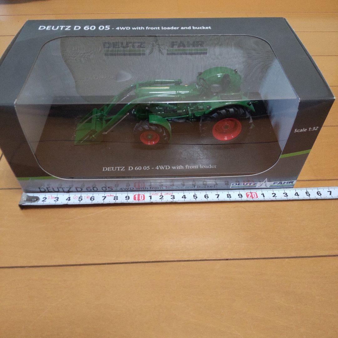 DEUTZ D60 05-4WD フロントローダ&バケット 1/32