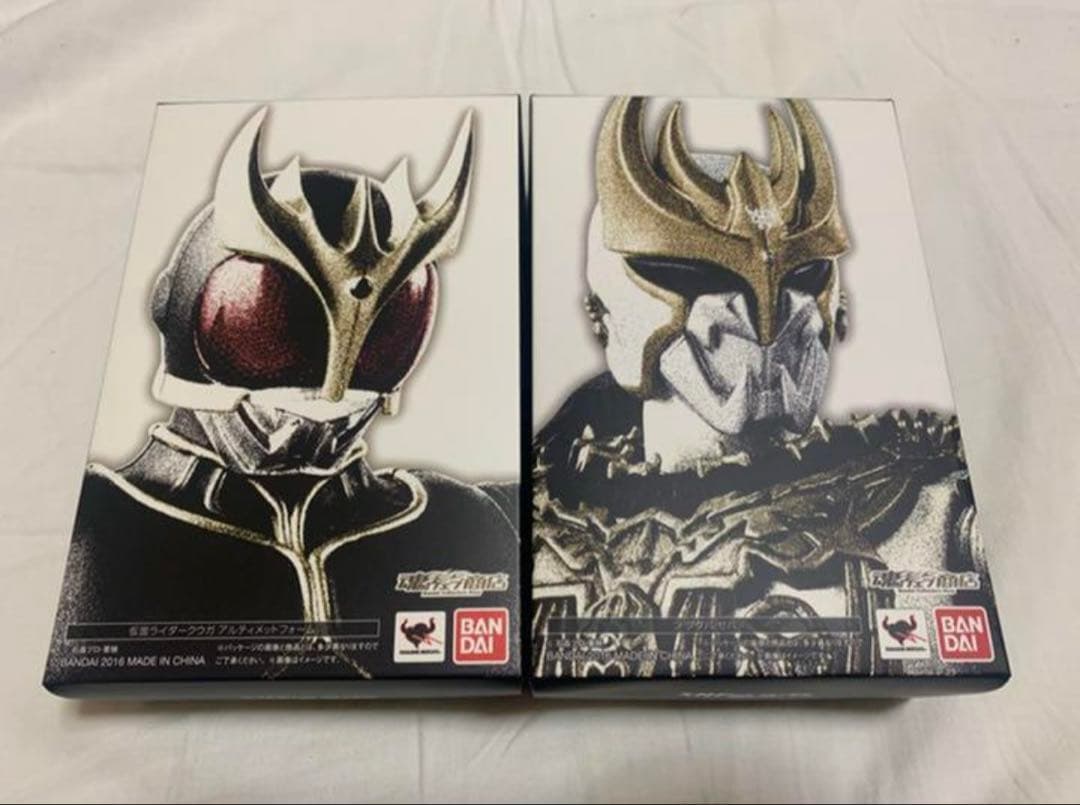 【美品】フィギュアーツ真骨彫仮面ライダークウガアルティメット&ン・ダグバ・ゼバ