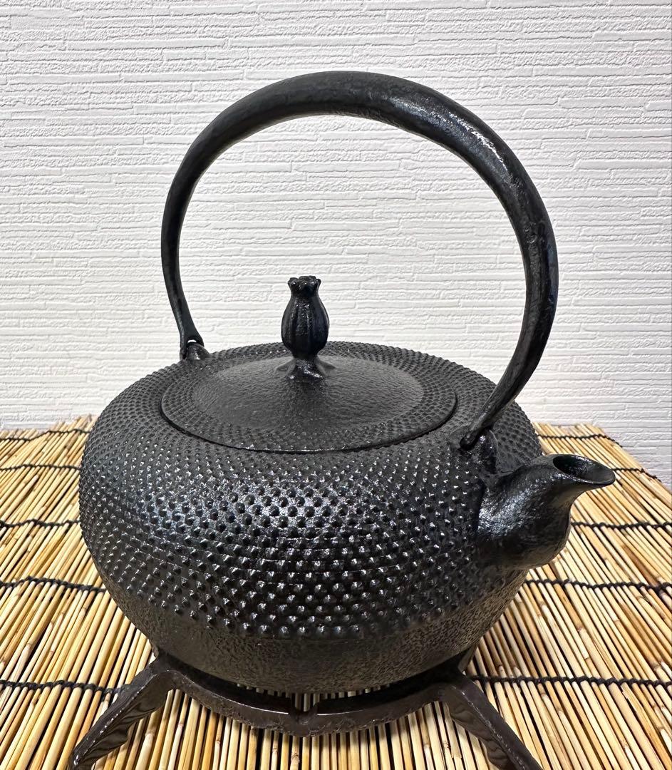 ほぼ未使用品 南部虎山工房造 １５型 姥口アラレ　南部鉄瓶　南部鉄器　鉄瓶