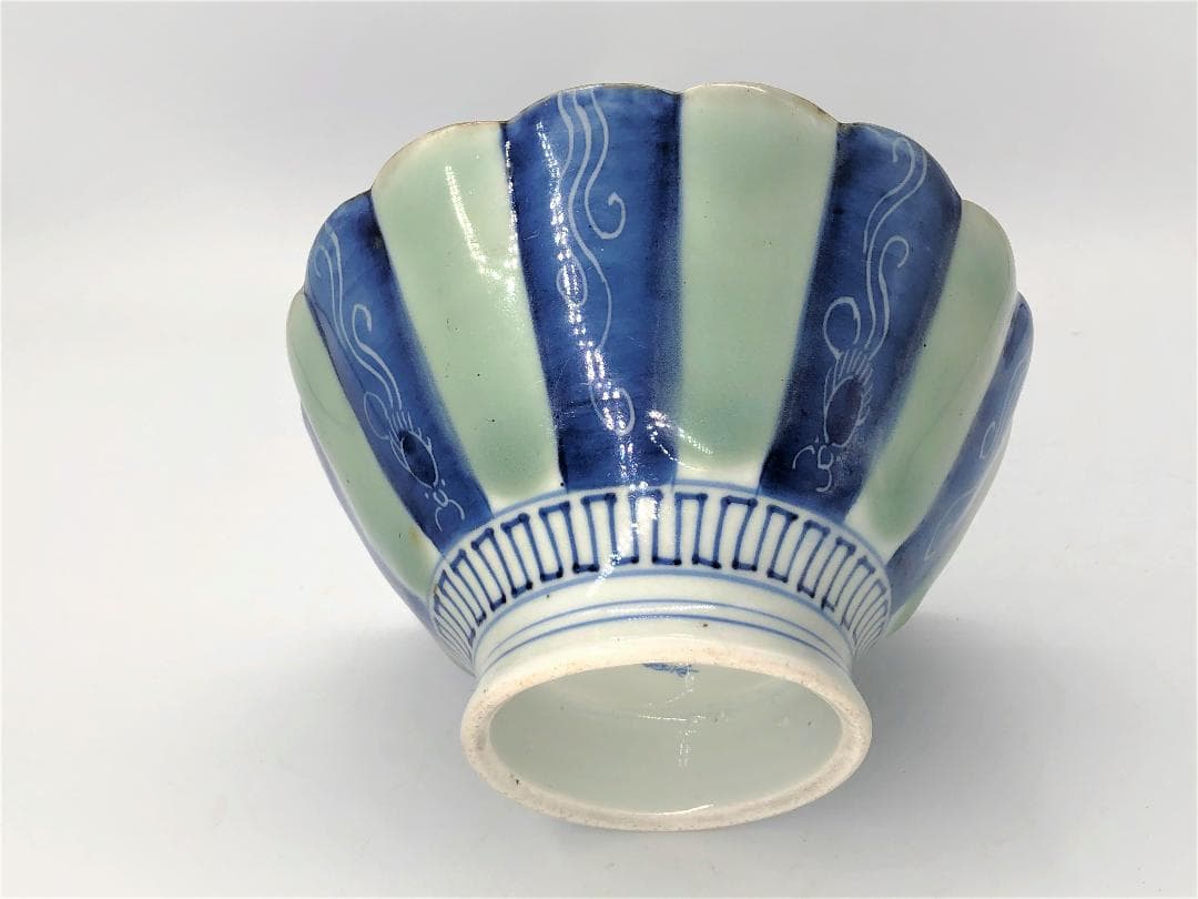 【 蕨手文豆彩高台鉢 】 仮託銘：成化年製 明朝末～清朝初期 中国古玩