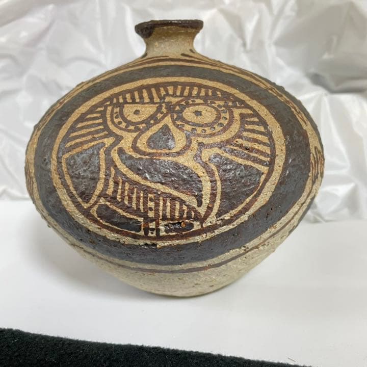 中国　磁州窯　花瓶　瓶　壺　飾り　顔　China  置物　つぼ