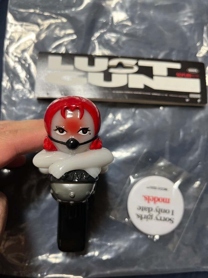 black humour lust gun ソフビ　フィギュア