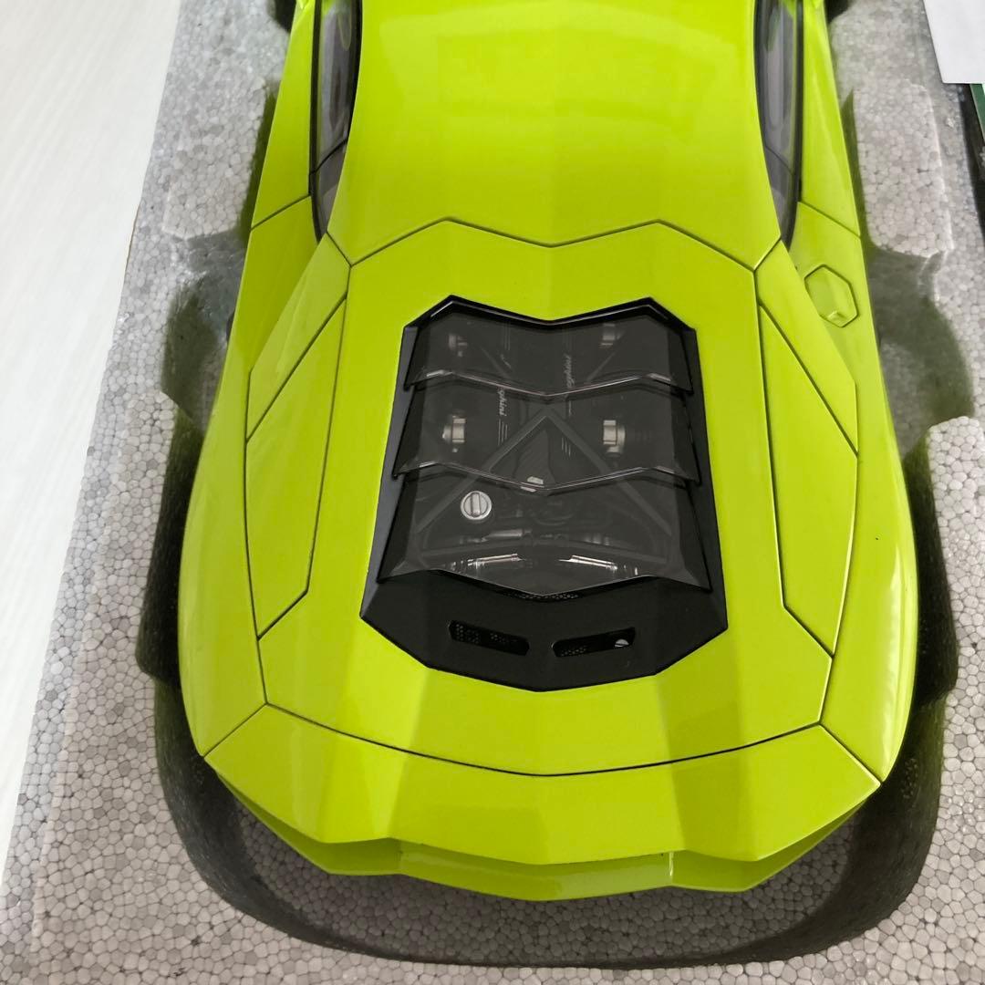 オートアートランボルギーニアベンタドールLP700-4