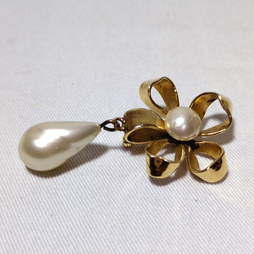 CHANEL　シャネル　ゴールド　フェイクパール　フラワー　ブローチ