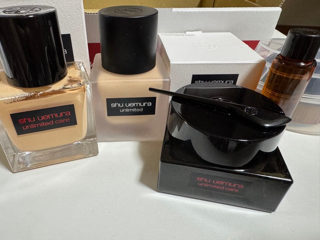 shu uemura unlimited ファンデ2種、モチバーム、ブラシセット