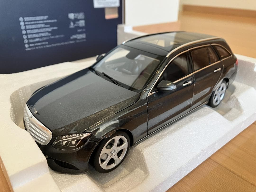 ノレブ メルセデスベンツ Cクラスワゴン S205 1/18 ミニカー