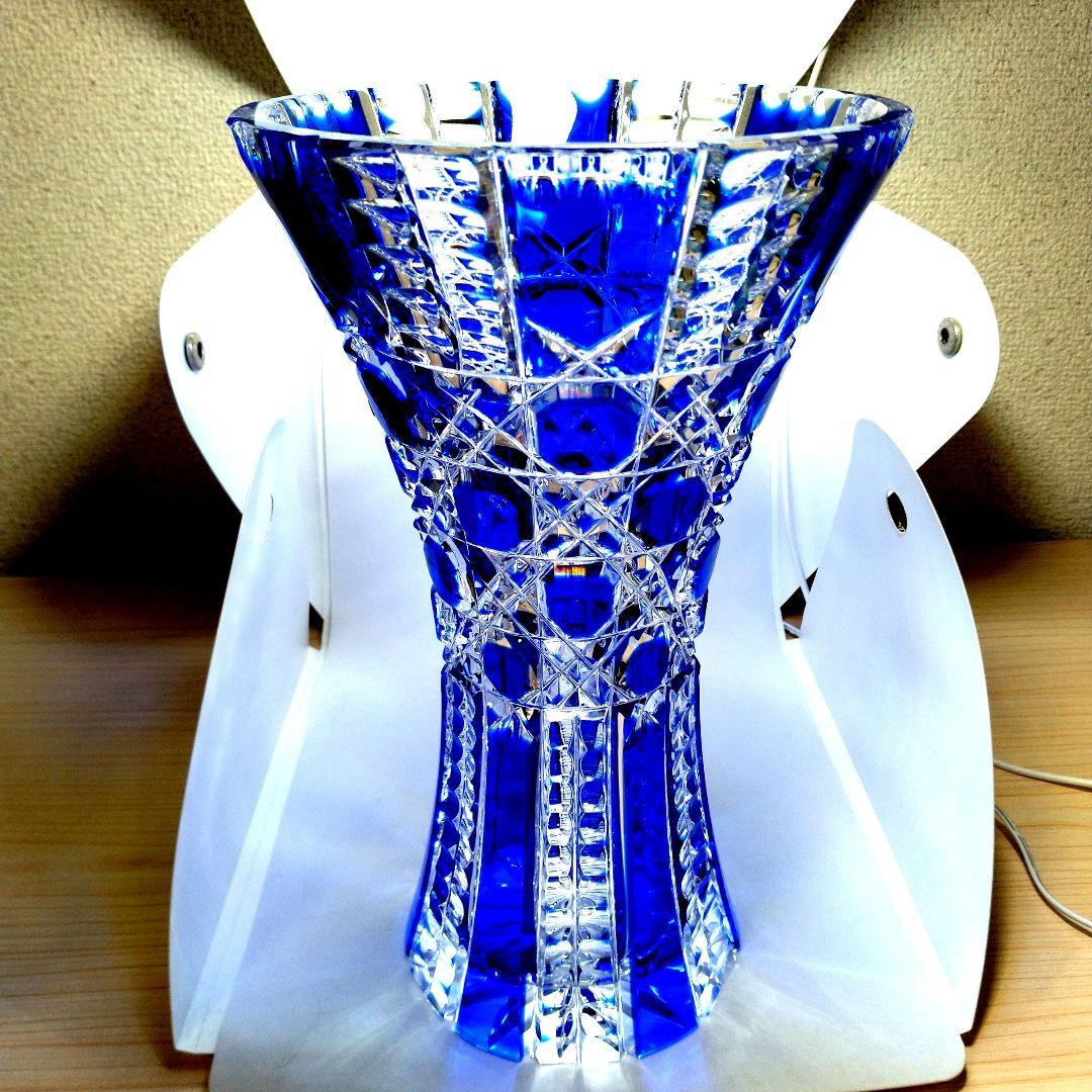 新品カガミクリスタル江戸切子青色被せガラスクリスタルカット花瓶花器薩摩切子