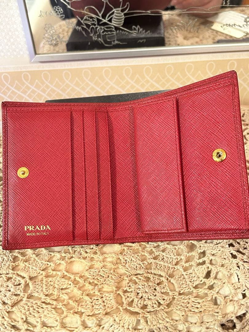 PRADA サフィアーノレザー 財布　赤