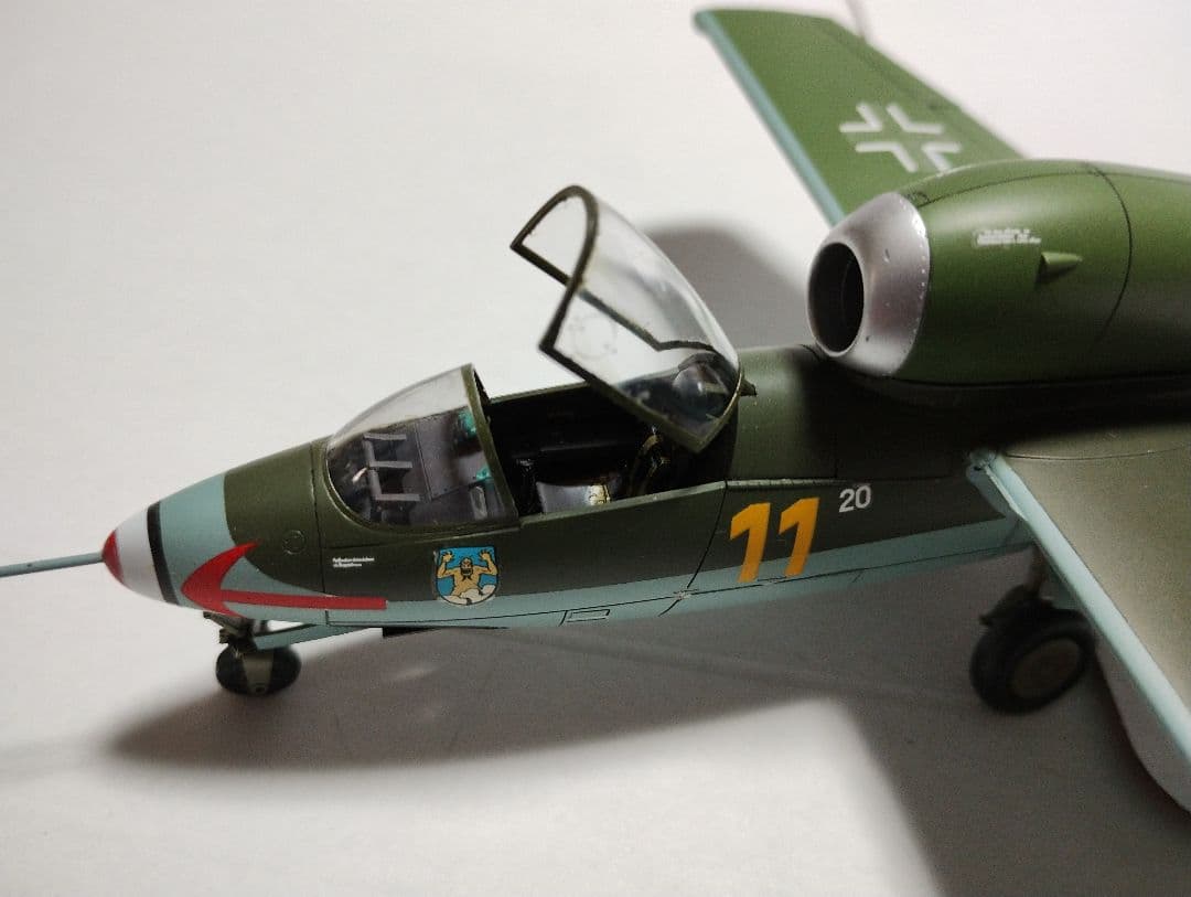 プラモデル完成機　1/48　ハインケルHe162a-2サラマンダー
