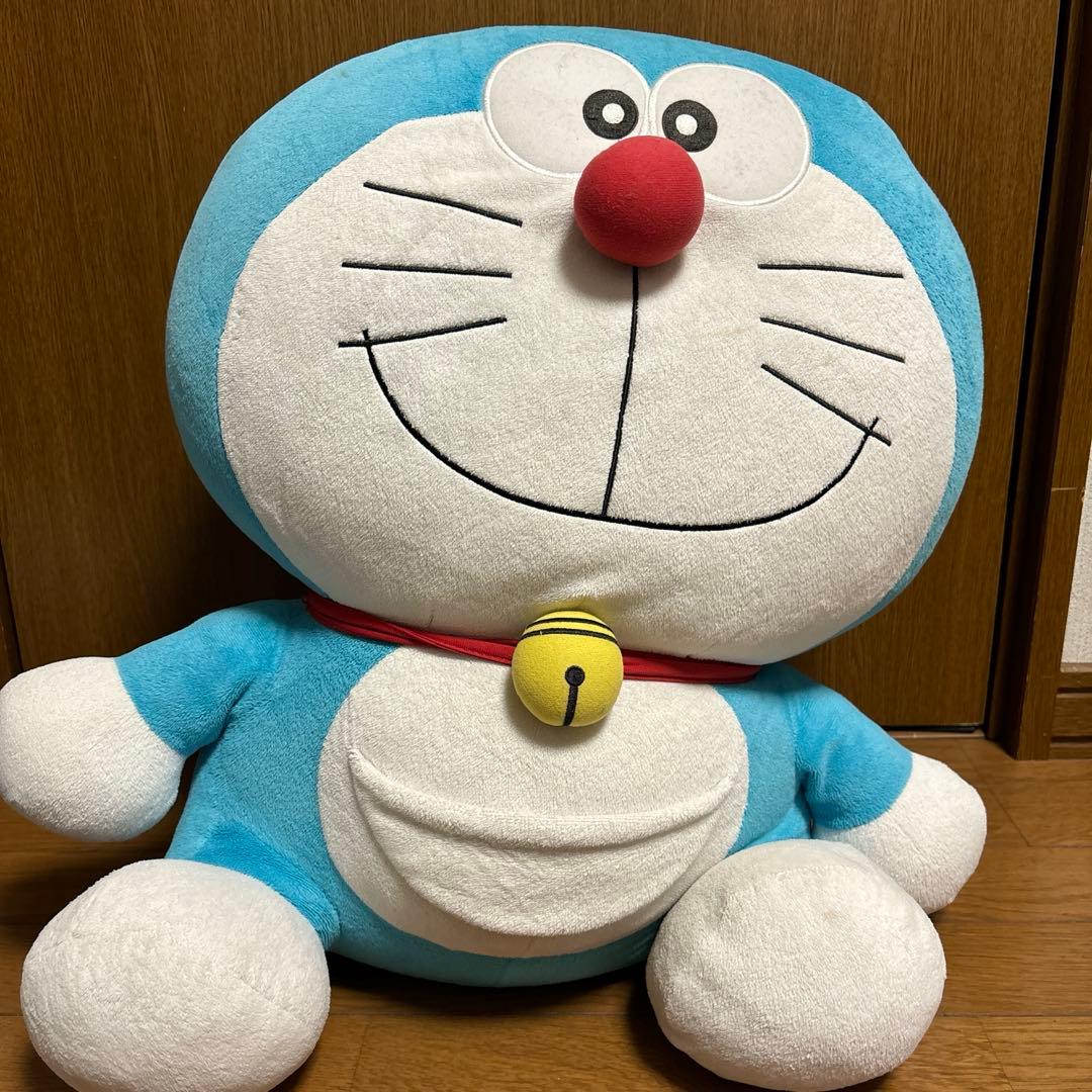 ドラえもん　BIGぬいぐるみ