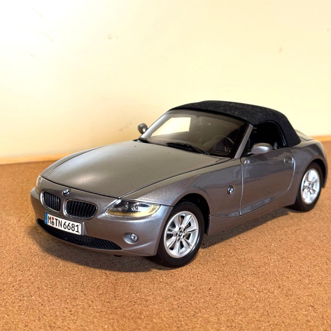 BMWオリジナル　BMW Z4 E85 1/18