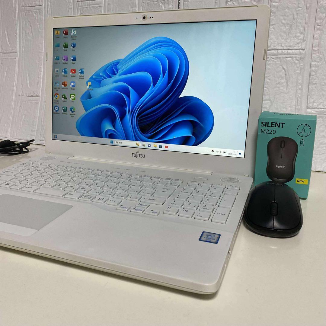 Windows11 オフィス2024年　高速起動SSD 美品　富士通ノートPC