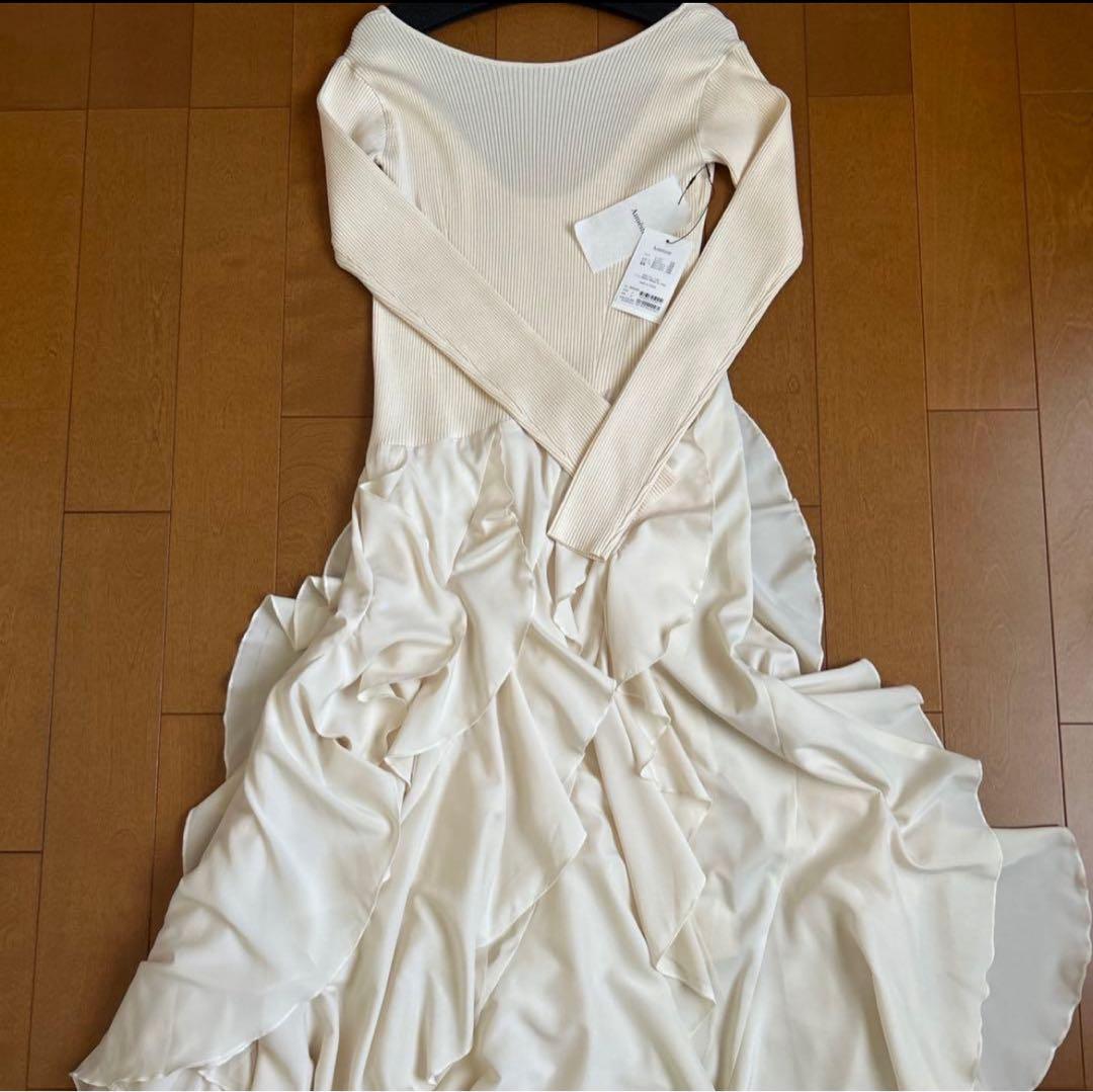 本日限定値下げ‼️Aimeine バックオープンフリルドッキングワンピース完売品