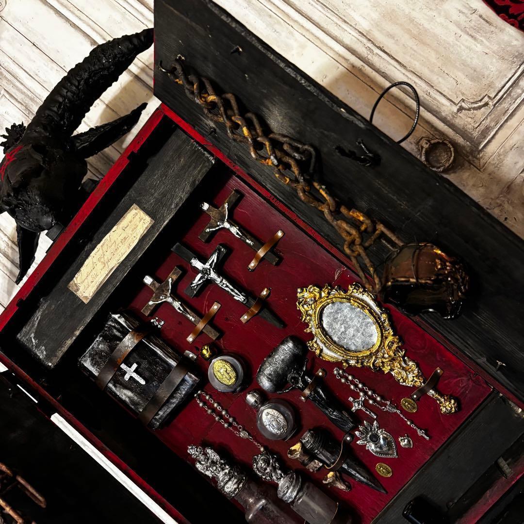 【Special Price】 悪魔撲殺箱(goat type)オブジェ