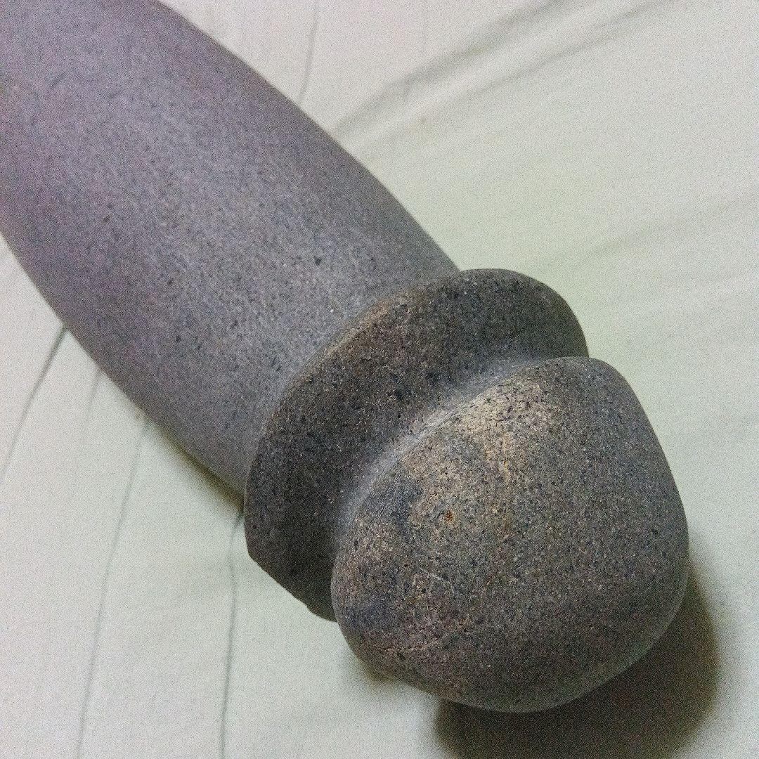 シーでございます　「考古資料」縄文遺跡、磨製石器、安山岩、　石棒、縄文、