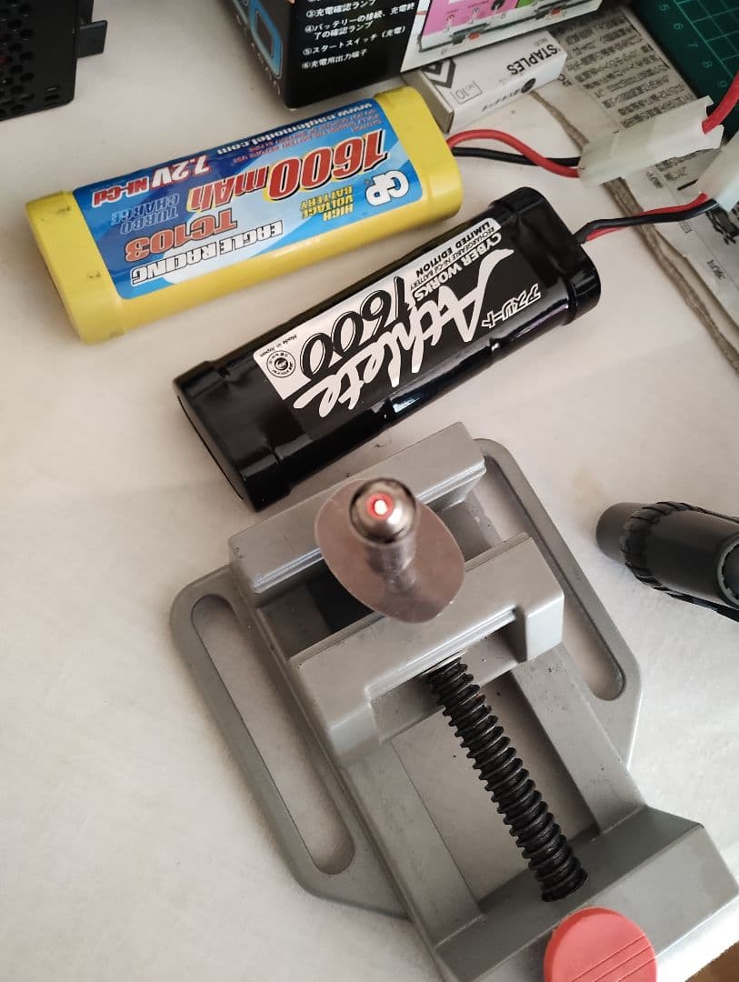 始動・稼働確認済み、京商製２速式エンジン ラジコンカー 本体と付属品