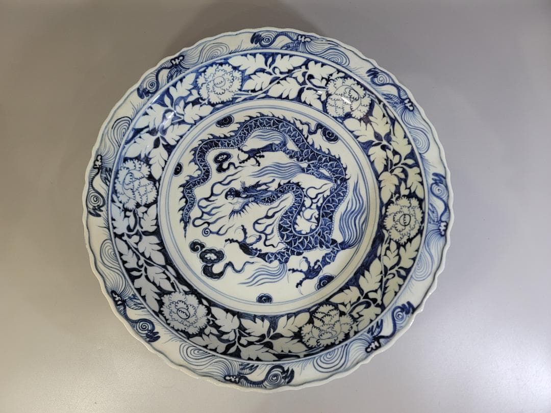 中国古玩 唐物 元青花・白滸孤窯雲龍紋 菱口折沿盤・極細工 古賞物