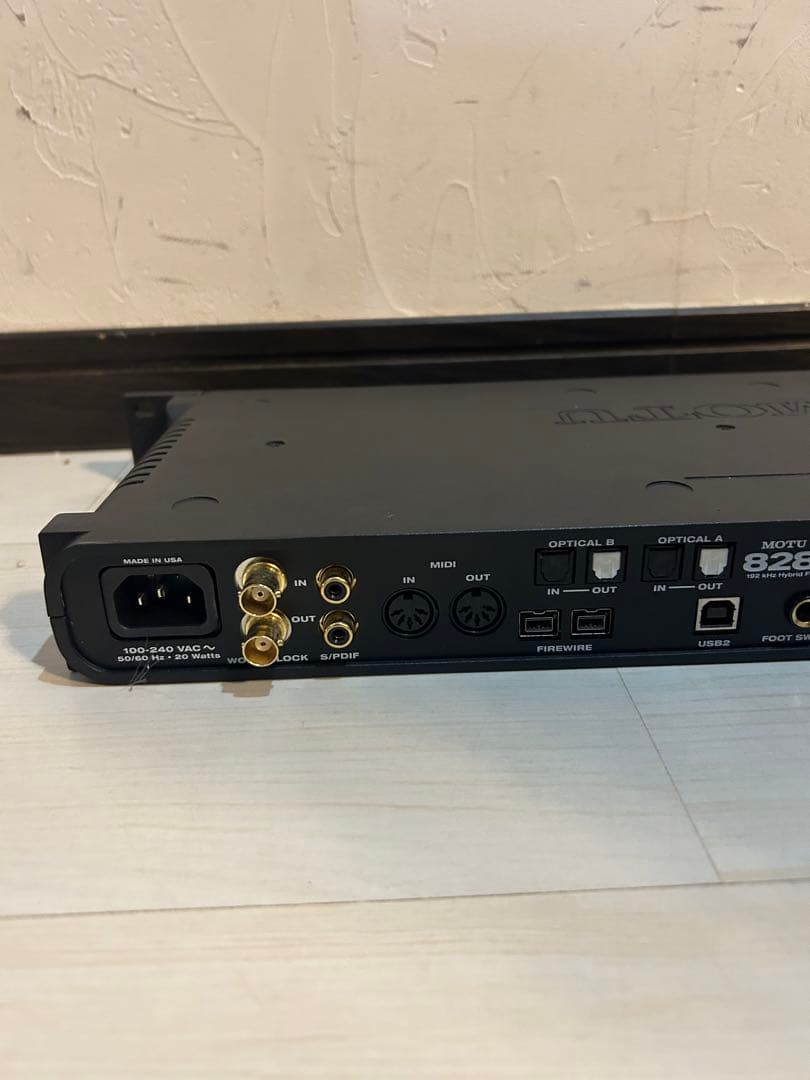 MOTU 828 Mk3 Hybrid オーディオインターフェイス