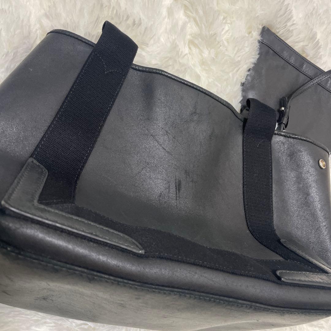 バレンシアガ ネイビーカバス Sブラック レザー