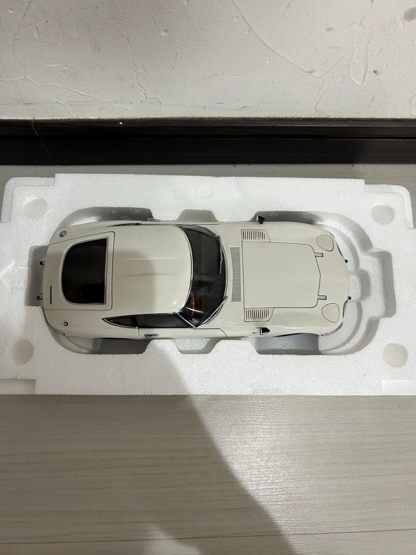 【美品】オートアート トヨタ 2000 GT COUPE