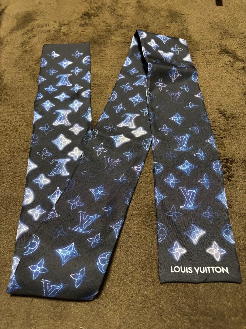 LOUIS VUITTON ルイヴィトン バンドー マヒナ スカーフ