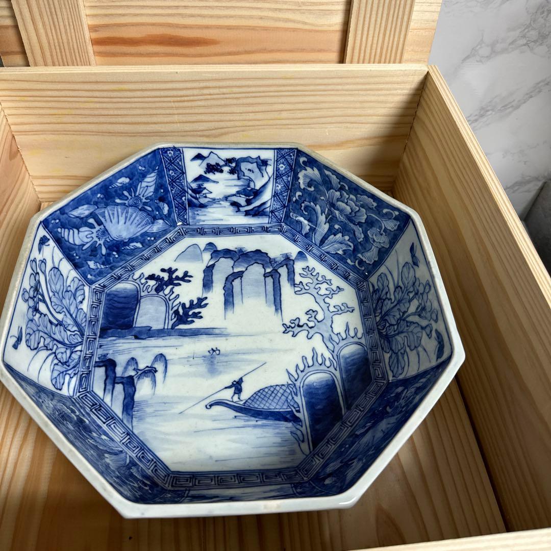 伊万里、八角、染め付け、大深鉢、箱付き。