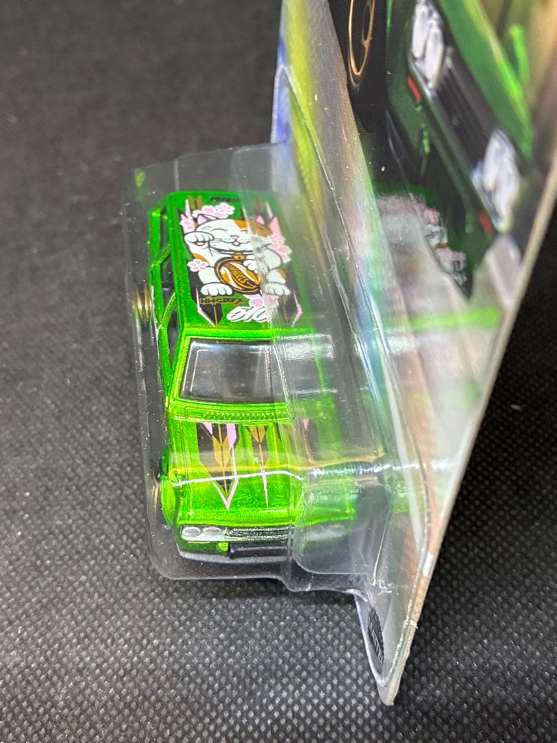 ホットウィール NFTG ダットサン ブルーバード 510 ワゴン 招き猫
