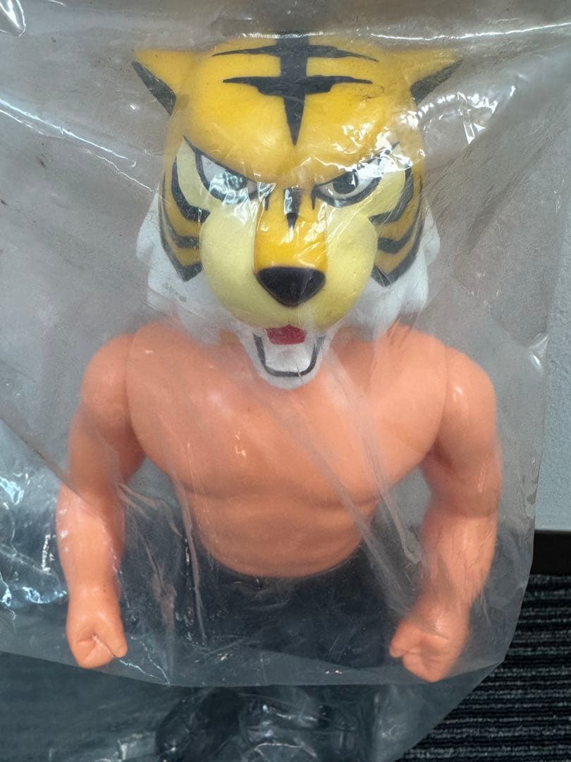 タイガーマスク　電人　ジャイアントソフビ（未開封）袋汚れあり